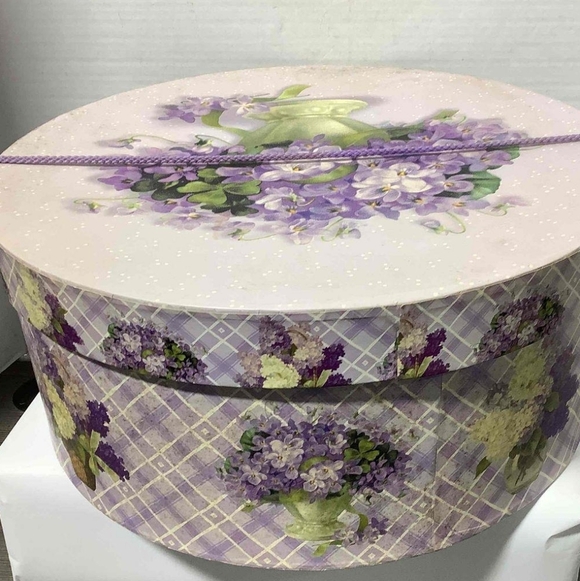 Elegant Cream Floral Women's Hat - Picture 8 of 8